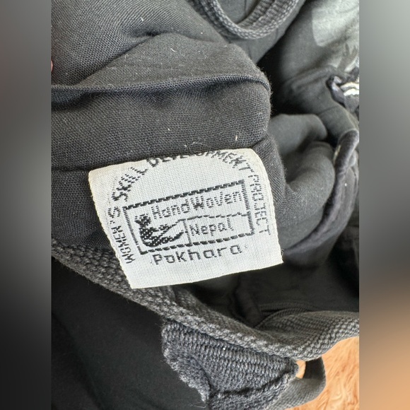 Pokhara women’s skills woven cotton bag - Picture 5 of 7